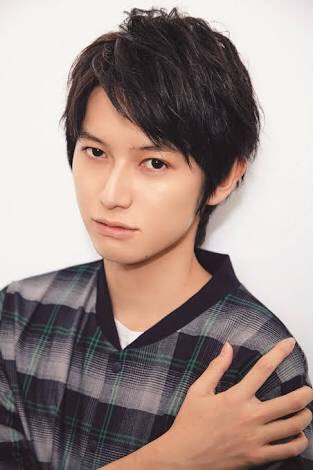 Berwajah baby face, ini pesona 7 aktor Jepang usia 30-an