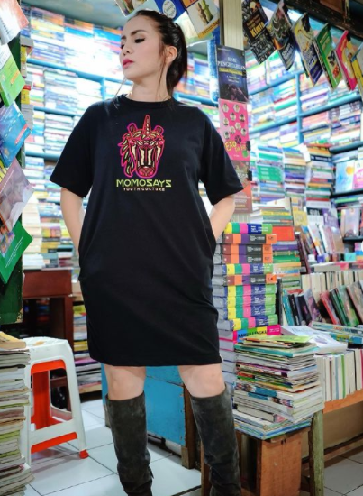 10 Pesona Momo Geisha pemotretan di tempat tak biasa, pose di gerobak