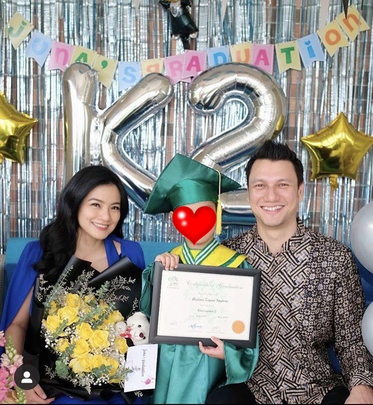 Gaya 10 seleb dampingi anak wisuda TK, busana Nagita Slavina disorot