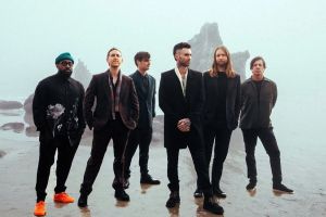 Maroon 5 rilis album baru, didedikasikan untuk mendiang sang manajer