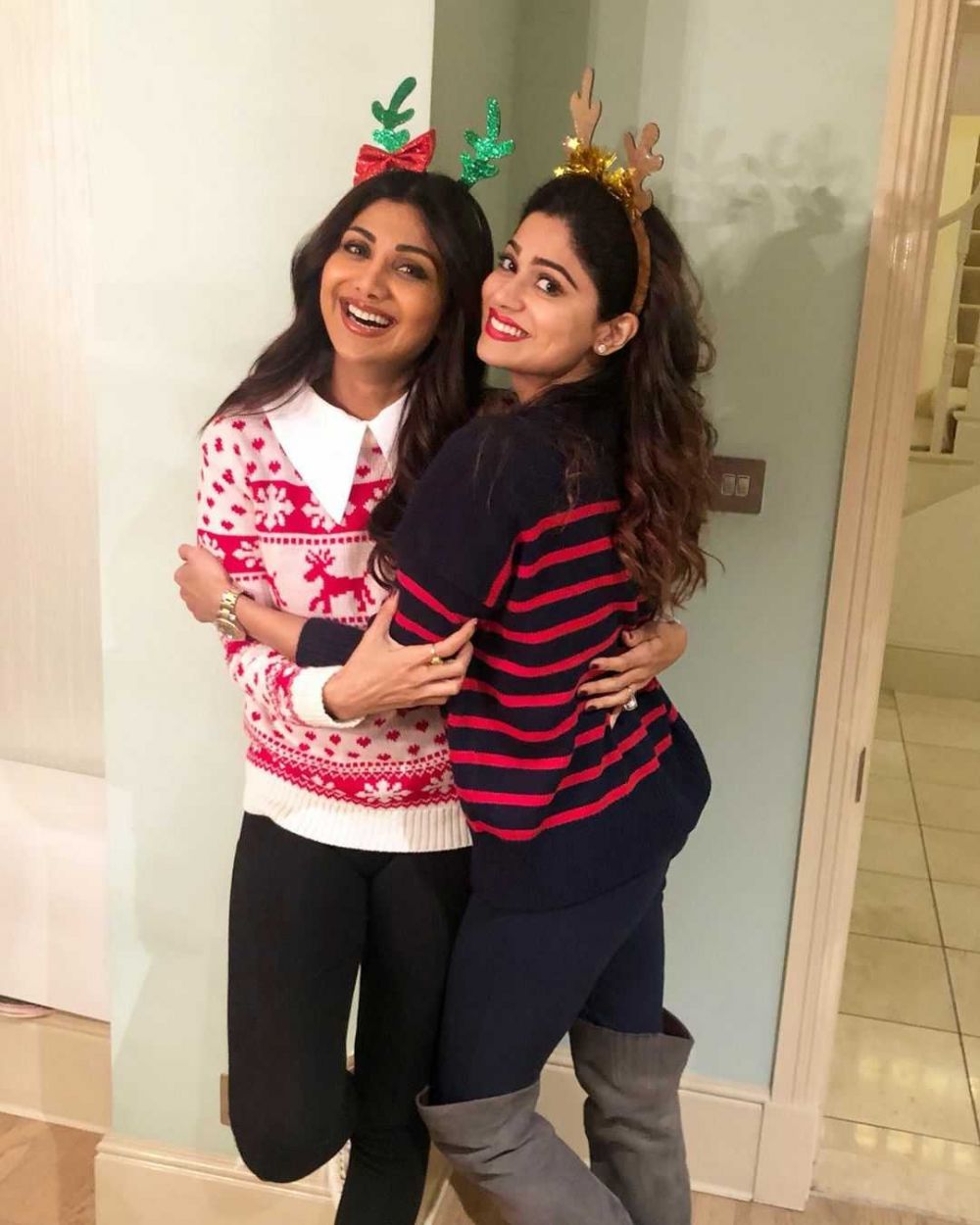 10 Potret kebersamaan Shilpa Shetty dan Shamita, sibling goals