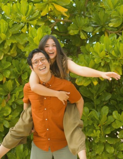 Potret 7 pemain 'Kau yang Berasal dari Bintang' bareng pasangan asli