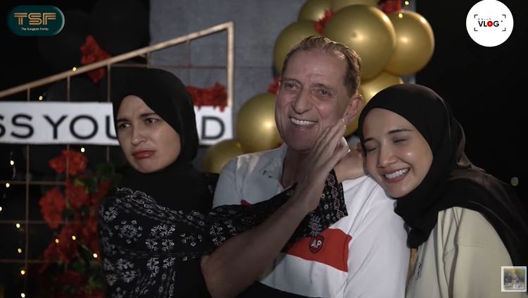 10 Momen kedekatan Zaskia Sungkar dan orang tua sambung, bikin salut