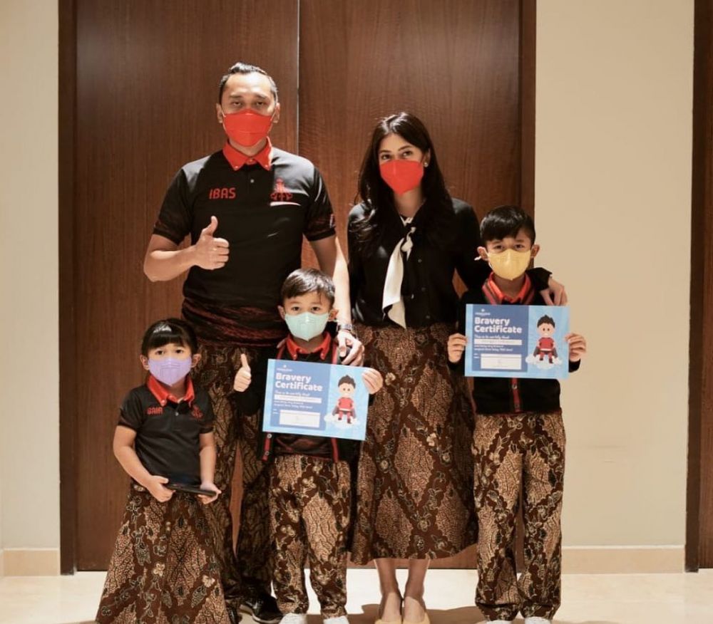 10 Momen putra Aliya Rajasa jalani proses sunat, curi perhatian