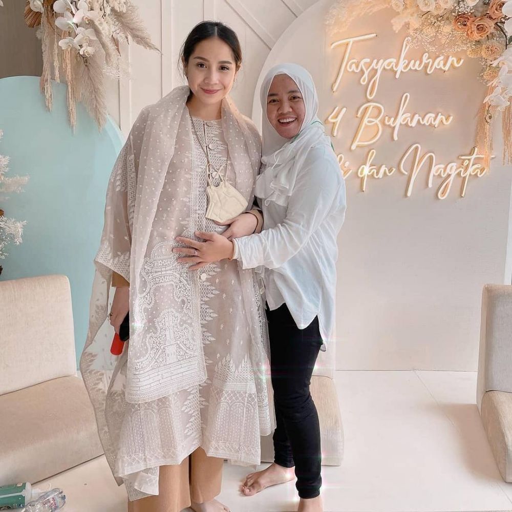 10 Momen tasyakuran 4 bulan kehamilan Nagita Slavina, penuh doa