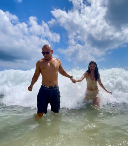 6 Momen seru liburan Deddy Corbuzier dan Sabrina Chairunnisa di Bali