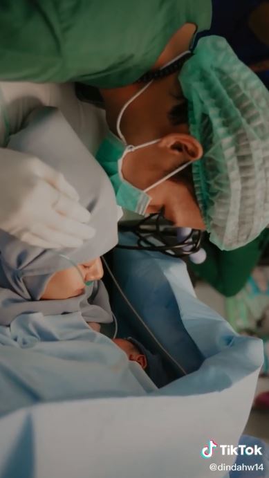 10 Momen Rey Mbayang dampingi Dinda Hauw melahirkan, bikin baper