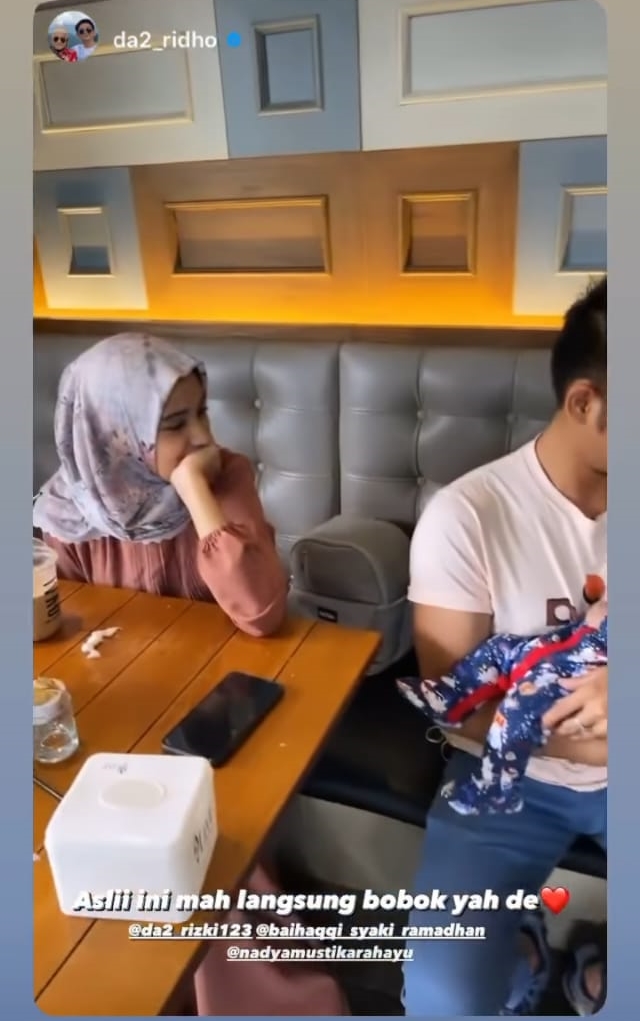10 Momen Nadya Mustika dan Rizki DA momong anak bareng, panen doa