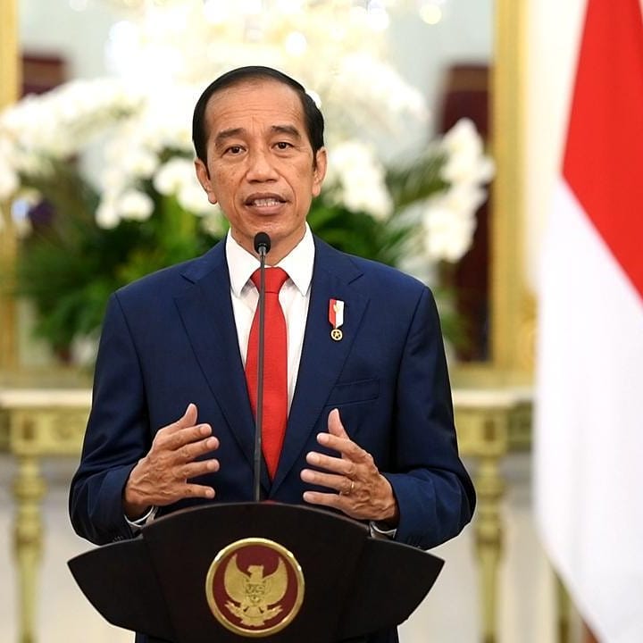15 Transformasi Jokowi dari masa muda hingga ulang tahun ke-60