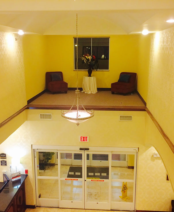 10 Potret lucu bangunan manfaatkan benda sekitar ini kreatif pol