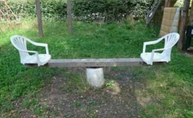 10 Ide kreatif pakai perabotan rusak ini kocak tapi unik