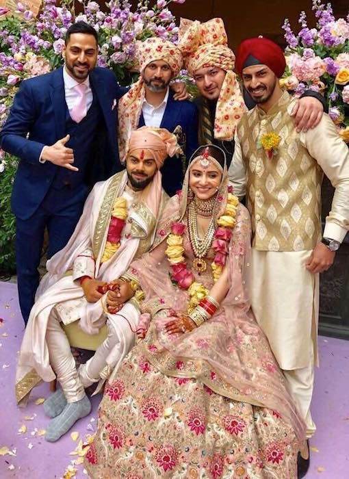 Dilapisi emas, ini gaya 7 seleb Bollywood pakai gaun pengantin