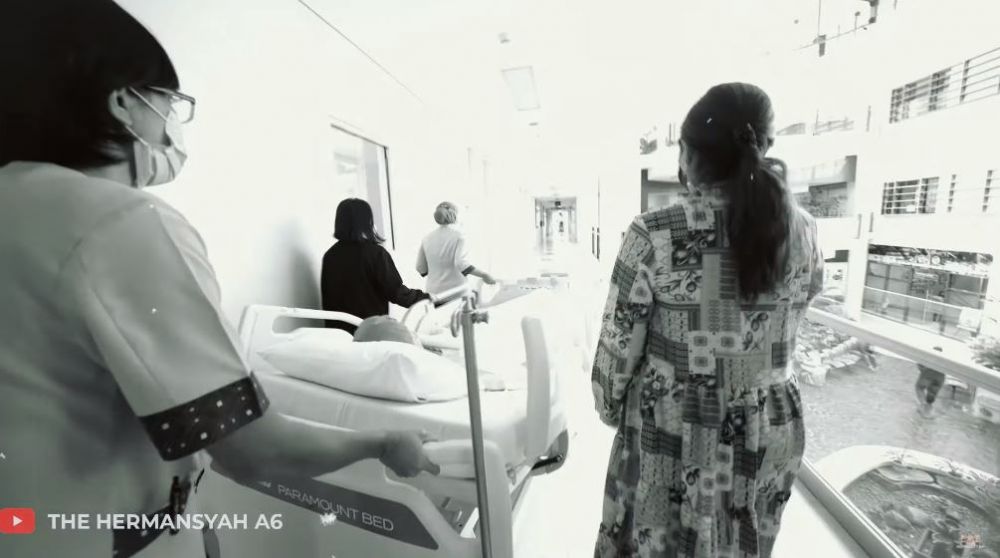 Sakit batu ginjal, 7 potret Anang Hermansyah dirawat di rumah sakit