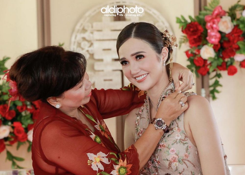 10 Momen romantis pertunangan Sonia Fergina Puteri Indonesia 2018