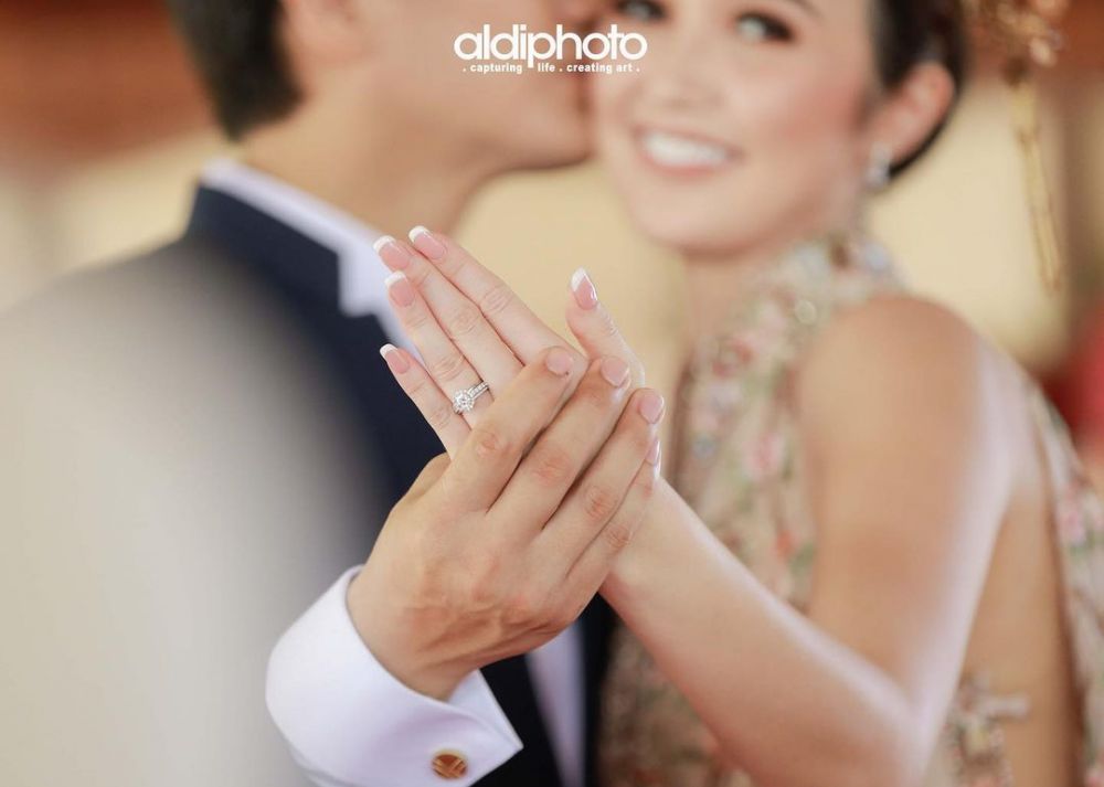 10 Momen romantis pertunangan Sonia Fergina Puteri Indonesia 2018