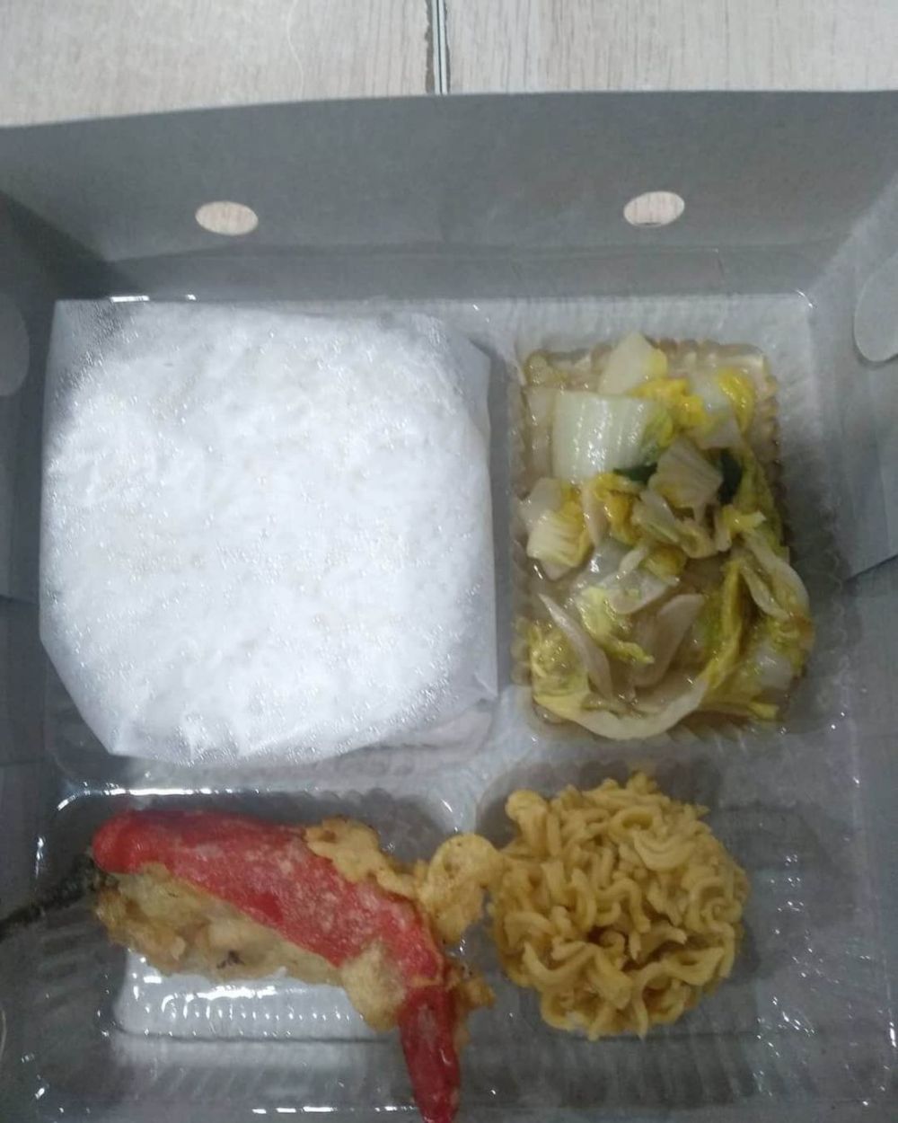 20 Penampakan lucu isi nasi kotak ini bikin kenyang otomatis