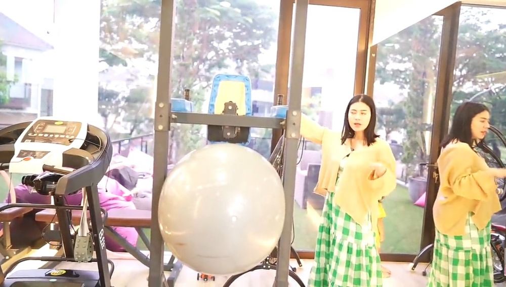 12 Potret rumah Felicya Angelista dan Caesar Hito, mewah tiga lantai