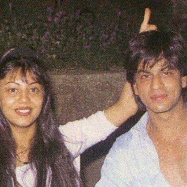 6 Potret lawas Shah Rukh Khan dan Gauri zaman pacaran, mesra abis