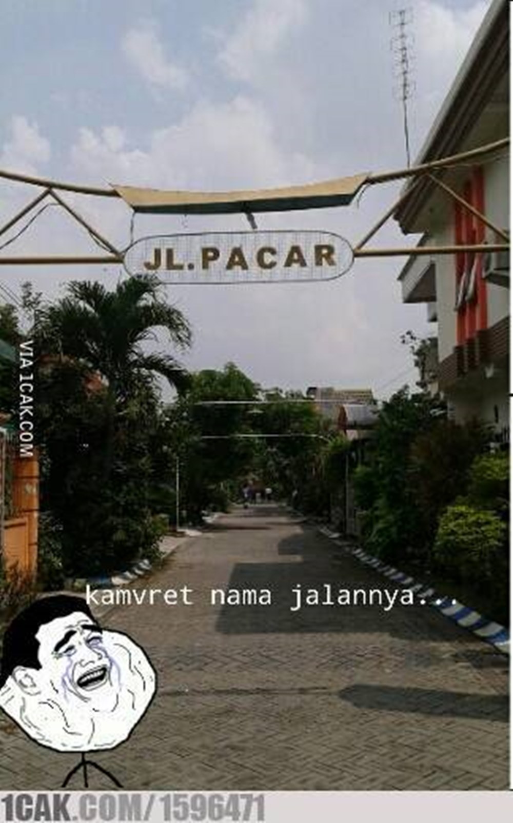 20 Pelesetan lucu nama jalan ini bikin ngakak cekikikan