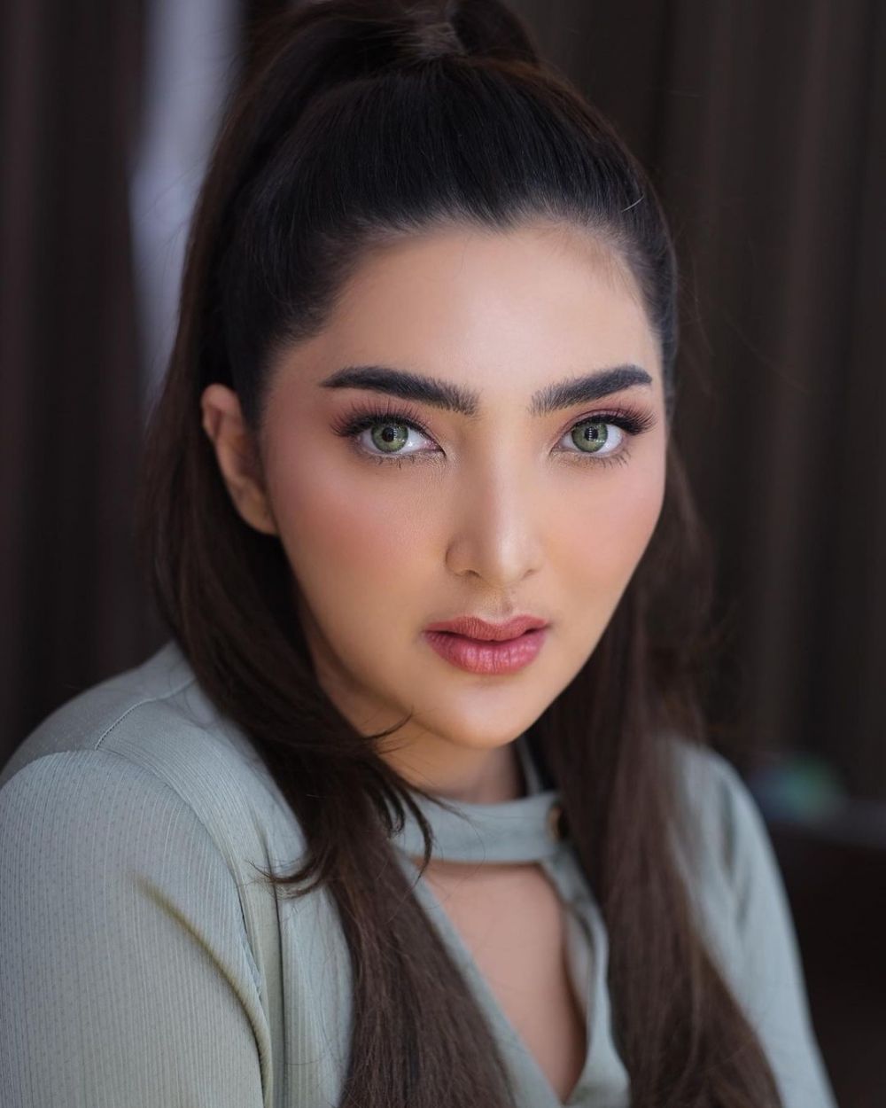 Kisah perjuangan 15 seleb sembuh dari Covid-19 pada 2021, penuh haru