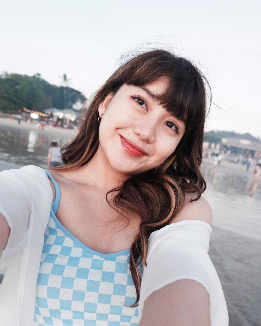 Kisah perjuangan 15 seleb sembuh dari Covid-19 pada 2021, penuh haru