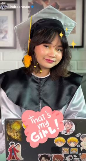 8 Momen Mona Ratuliu temani anak-anaknya wisuda, penuh haru