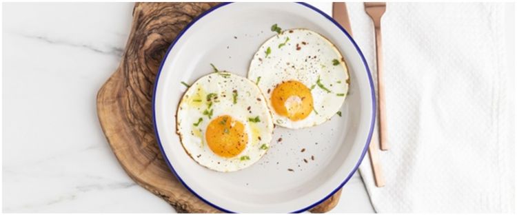 Mitos atau fakta, telur setengah matang nggak aman dikonsumsi?