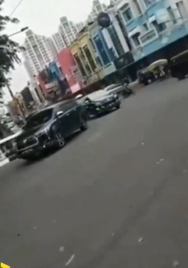 Viral ambulans bawa pasien kritis tak bisa lewat, diduga pejabat lewat