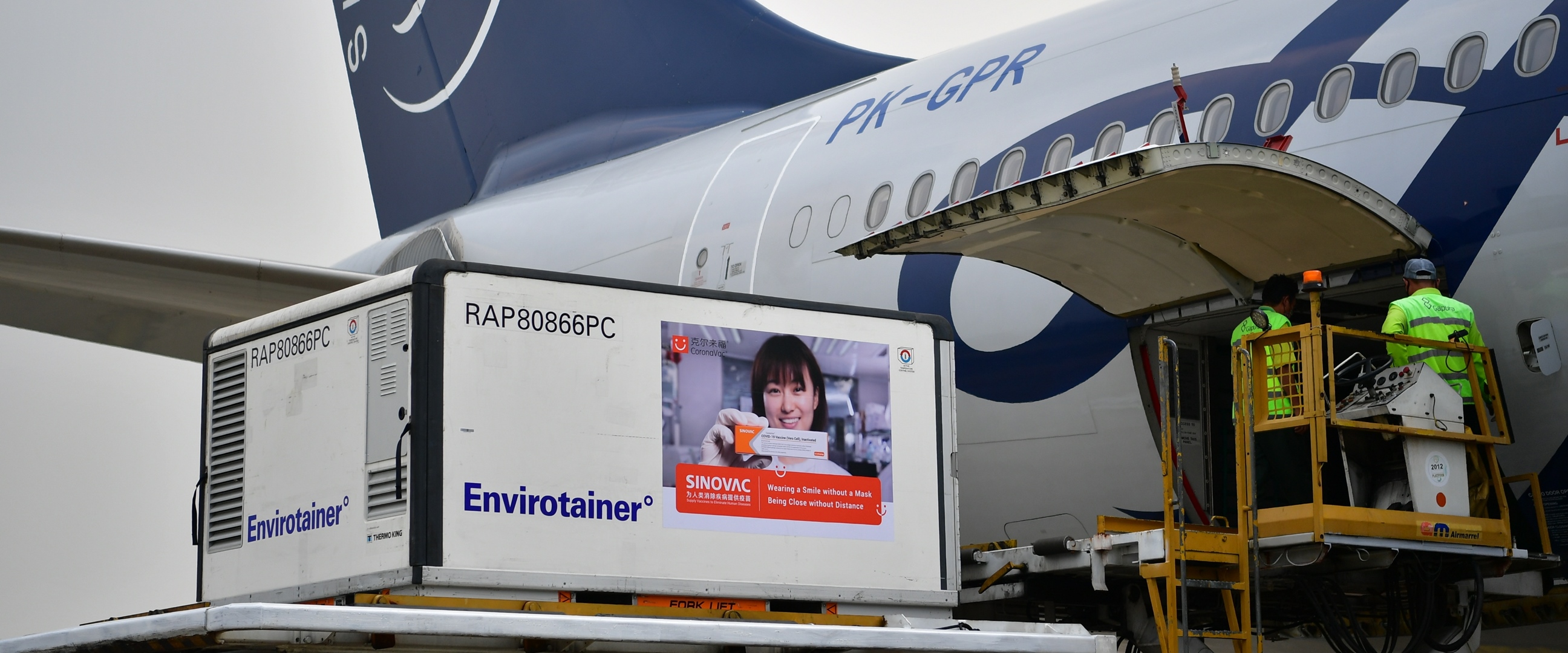 Vaksin tahap ke-17 tiba, Indonesia kembali terima 10 juta bulk Sinovac