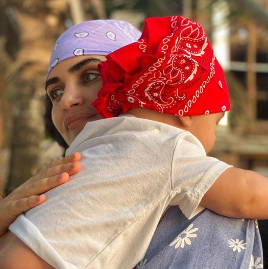 10 Pesona Gabriella Demetriades, model cantik pasangan Arjun Rampal