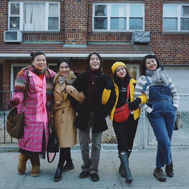 8 Potret Iqbaal Ramadhan berambut gondrong, memesona