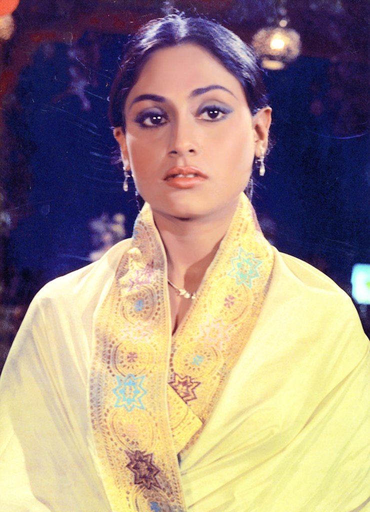 10 Potret lawas istri Amitabh Bachchan di masa muda, memesona