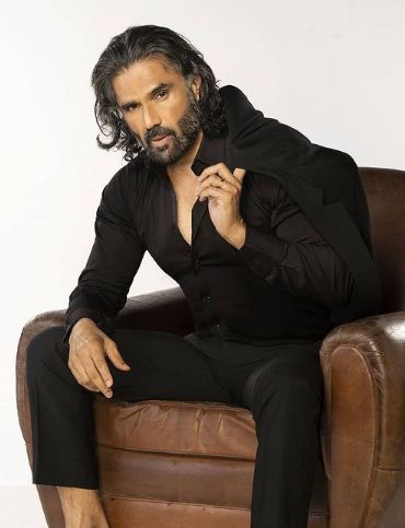 Pesona 10 aktor Bollywood usia di atas 50 tahun, kian menawan