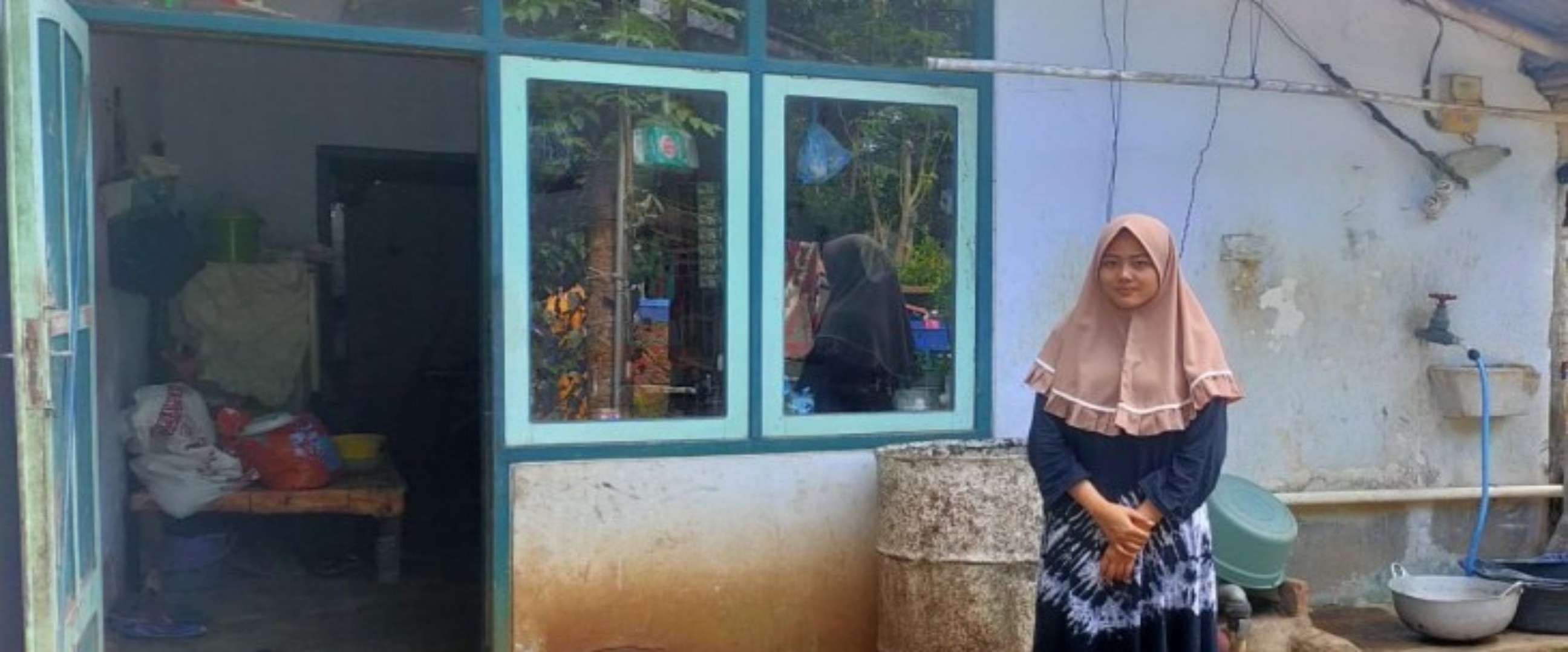 Inspiratif, anak kuli bangunan berhasil masuk UGM