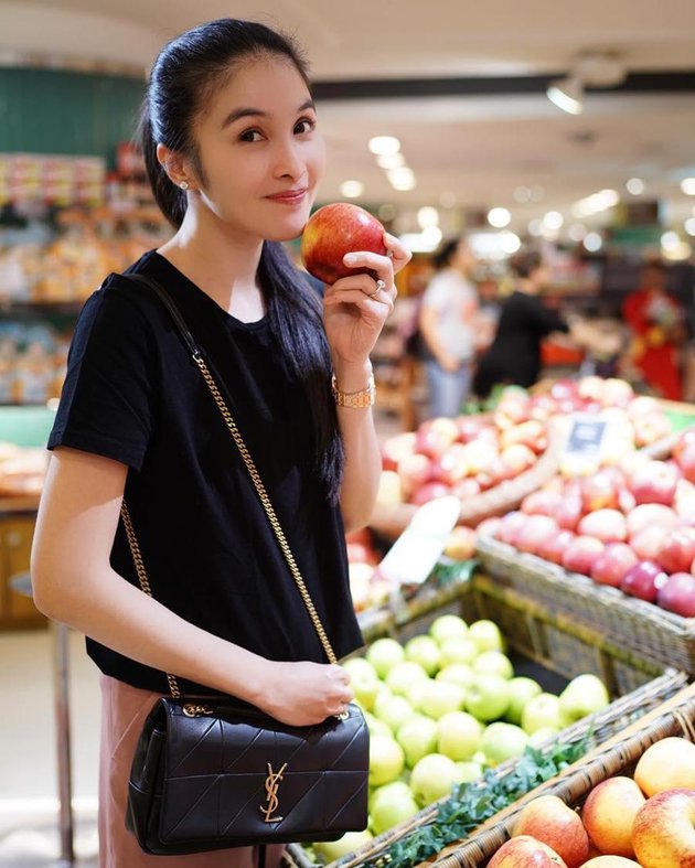 Potret tanpa makeup 10 seleb istri pengusaha, bukti cantik alami