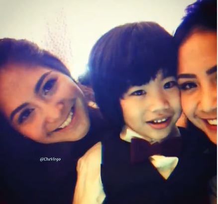 Jarang terekspos, ini 9 momen kedekatan Nagita dan adik laki-lakinya