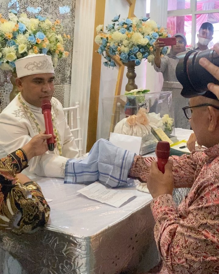 8 Momen pernikahan Icha Calista, gaya Bella Shofie curi perhatian