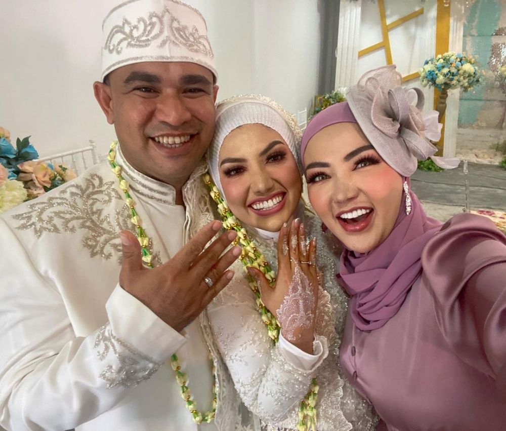 8 Momen pernikahan Icha Calista, gaya Bella Shofie curi perhatian