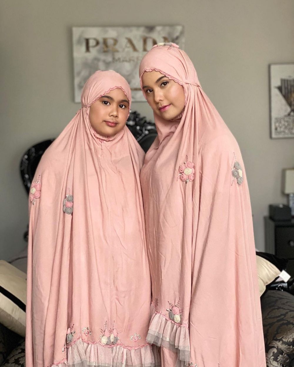 10 Potret Annisa Pohan & putrinya yang beranjak remaja, bak kakak-adik