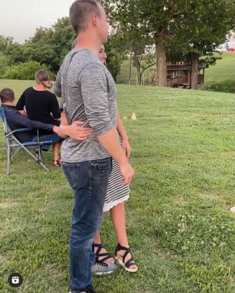 20 Momen kocak tak sengaja terekam kamera ini bikin mata terkecoh