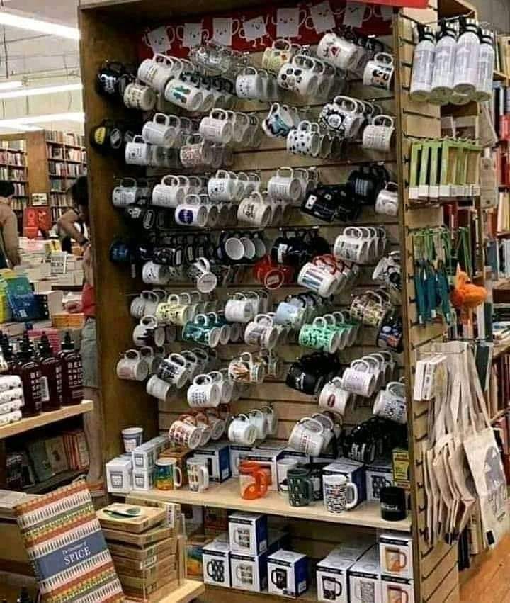 20 Momen kocak tak sengaja terekam kamera ini bikin mata terkecoh