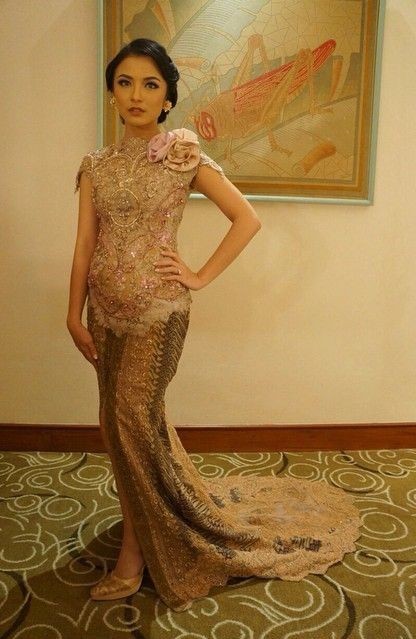 Pesona 9 seleb berdarah Tionghoa kenakan kebaya, anggun abis