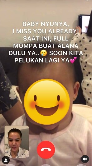 8 Potret Alice Norin jalani isolasi mandiri, pompa ASI untuk anak