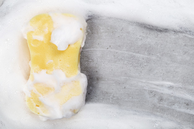 13 Manfaat baking soda untuk dapur, hilangkan noda teh di gelas