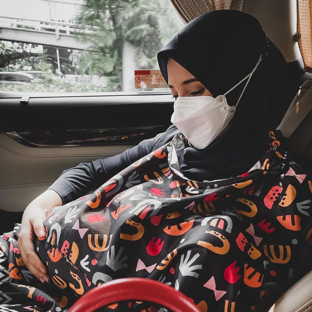 9 Curhatan Zaskia Sungkar saat keluarga besar terpapar Covid-19