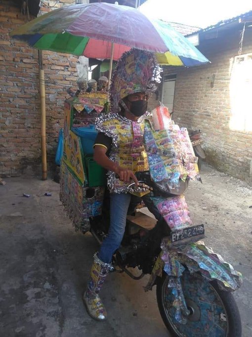 10 Potret lucu totalitas pedagang keliling ini bikin tepuk jidat