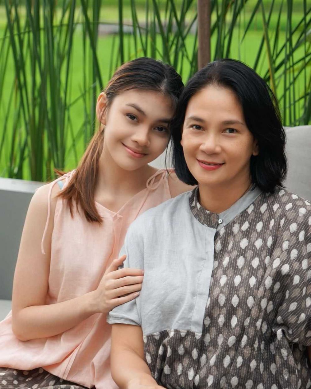 Potret 10 presenter cantik dan putrinya yang remaja, bak kakak adik