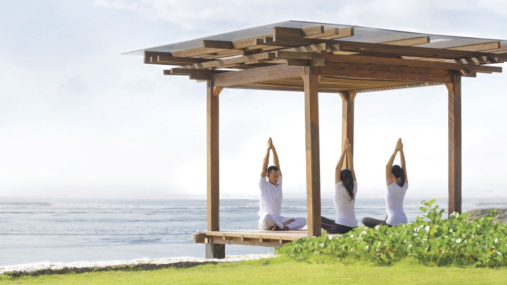 3 Cara manjakan keluarga saat liburan di resor tepi pantai di Bali