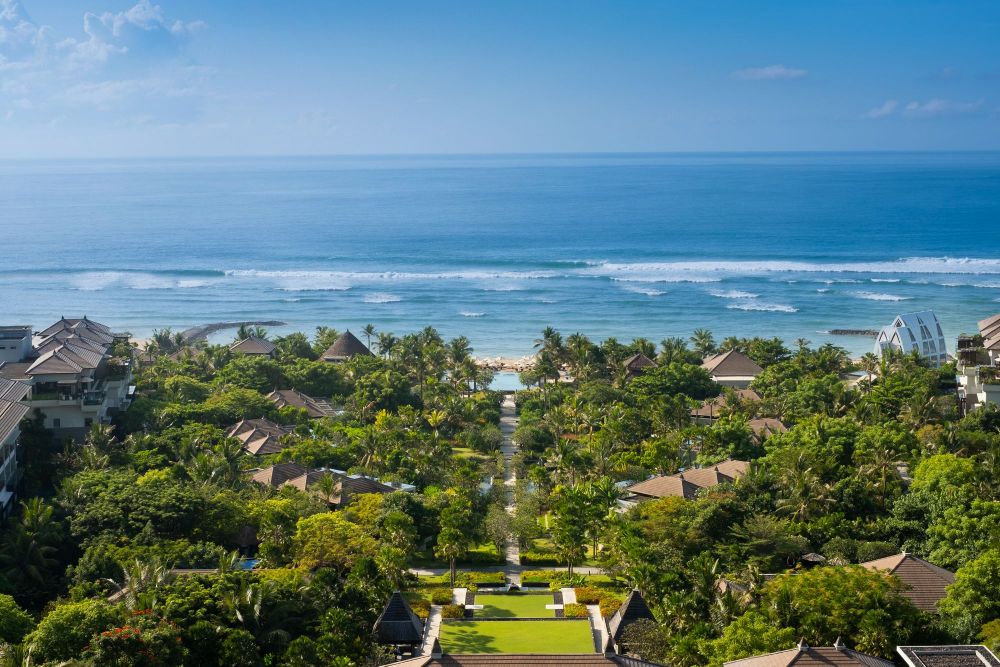 3 Cara manjakan keluarga saat liburan di resor tepi pantai di Bali