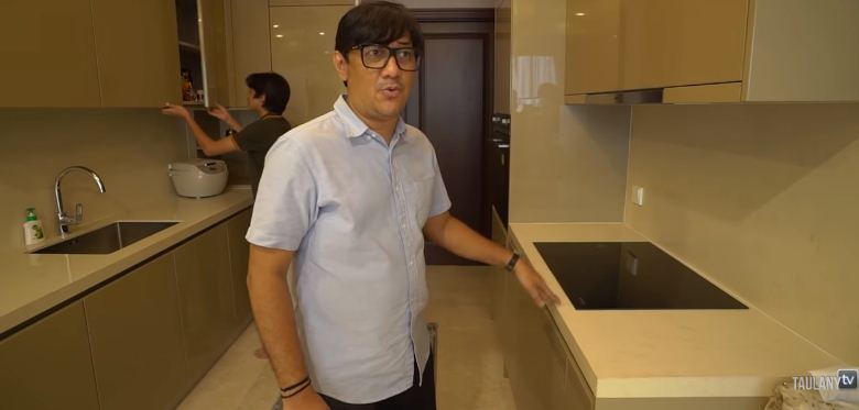 13 Potret apartemen Kenzy anak Andre Taulany, hadiah lulus SD